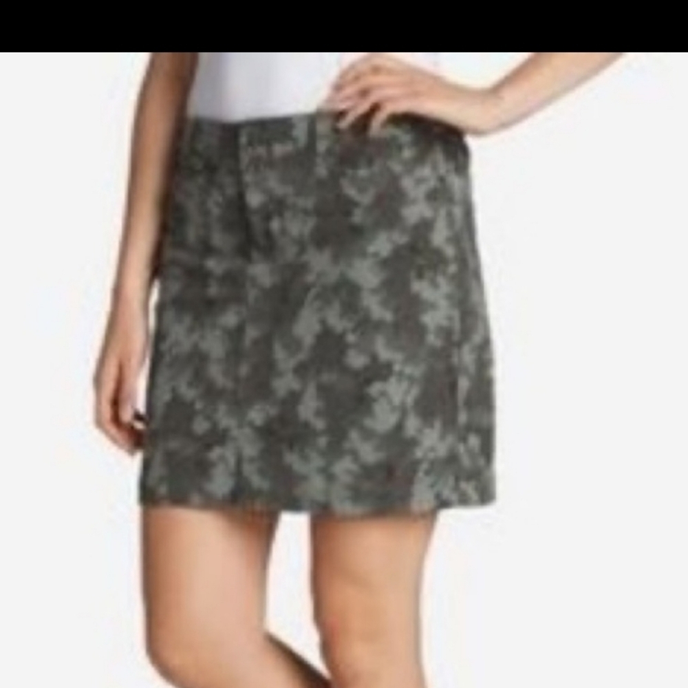 Eddie Bauer Skort size 6